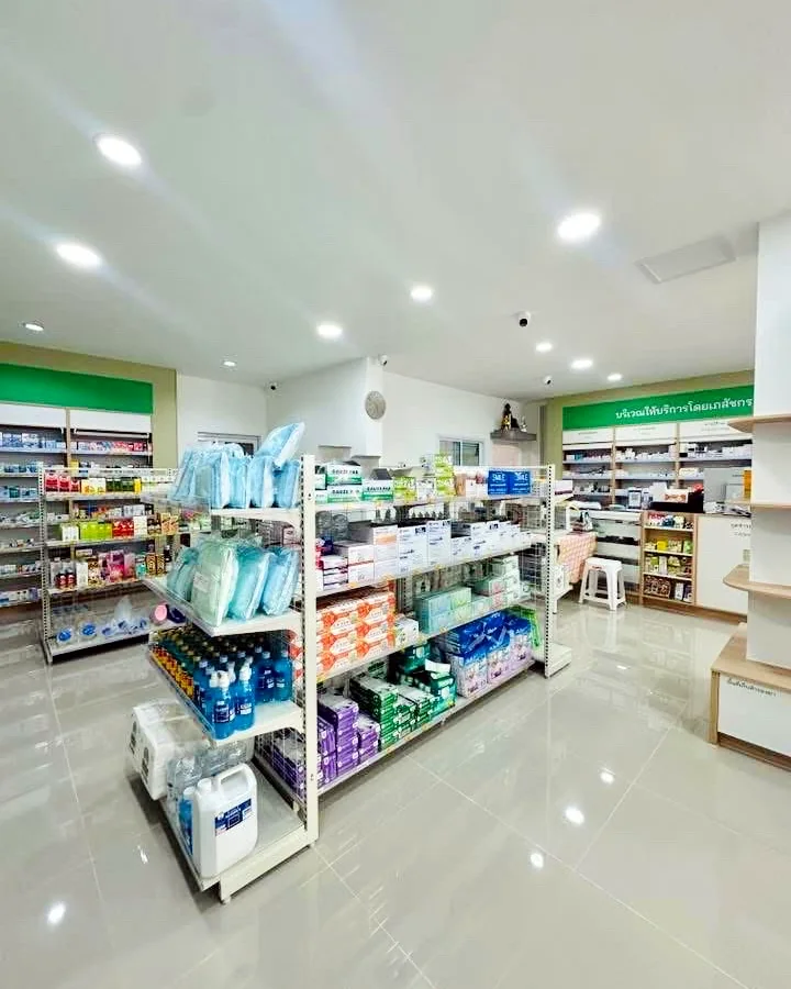 ภายในร้านชวรัตนเภสัช สาขา 2
